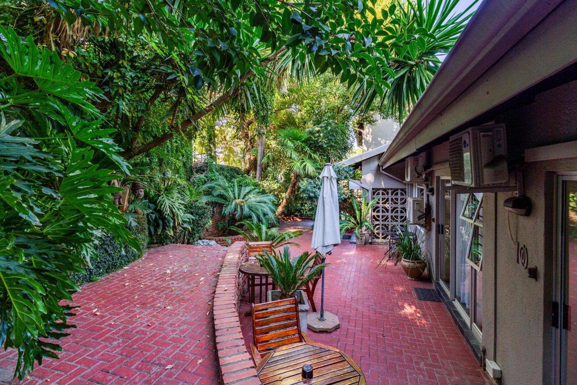 Pumleni Guesthouse Hartbeespoort Exterior foto