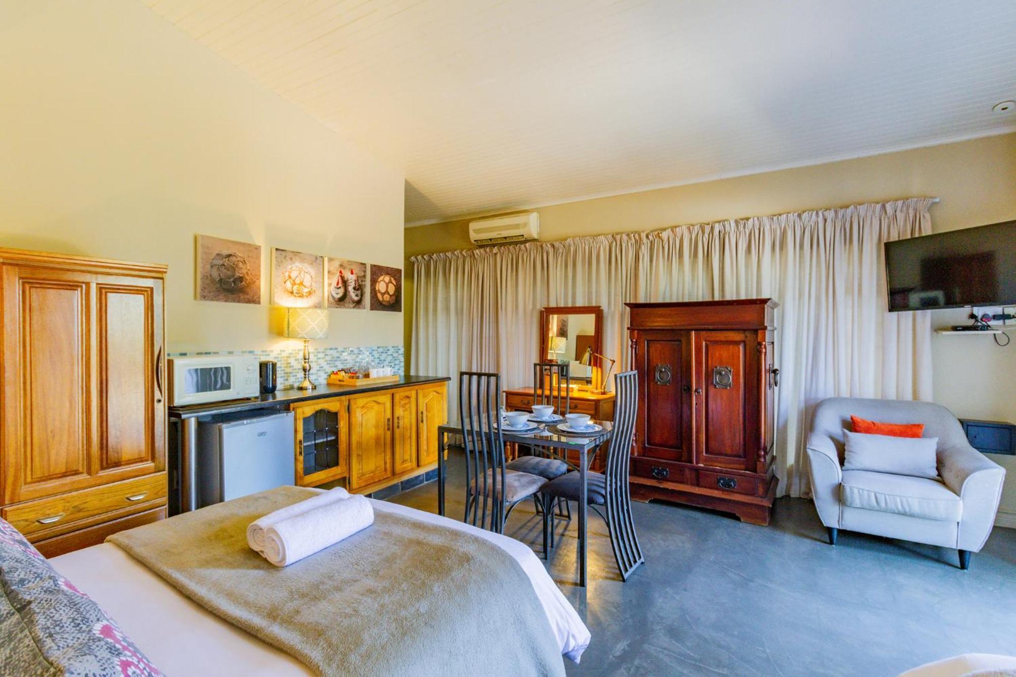 Pumleni Guesthouse Hartbeespoort Exterior foto
