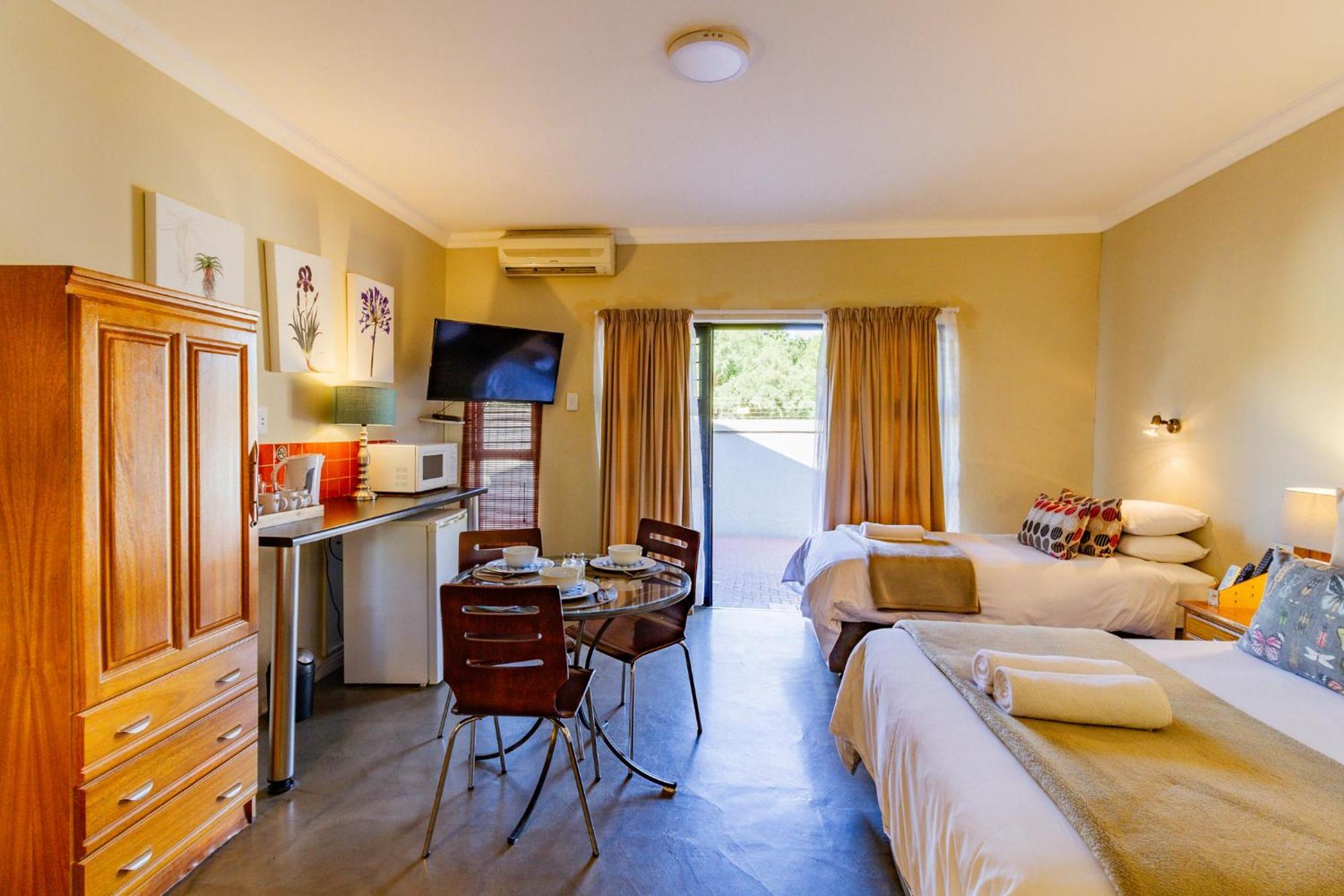 Pumleni Guesthouse Hartbeespoort Exterior foto