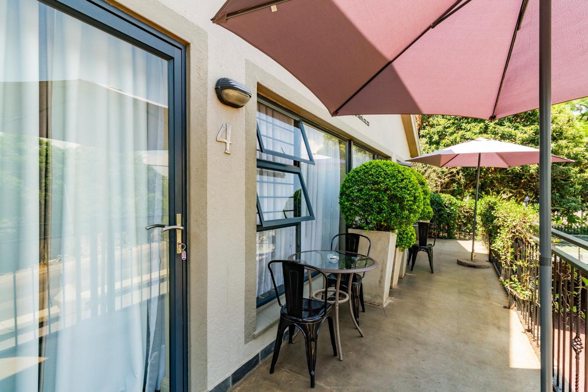Pumleni Guesthouse Hartbeespoort Exterior foto