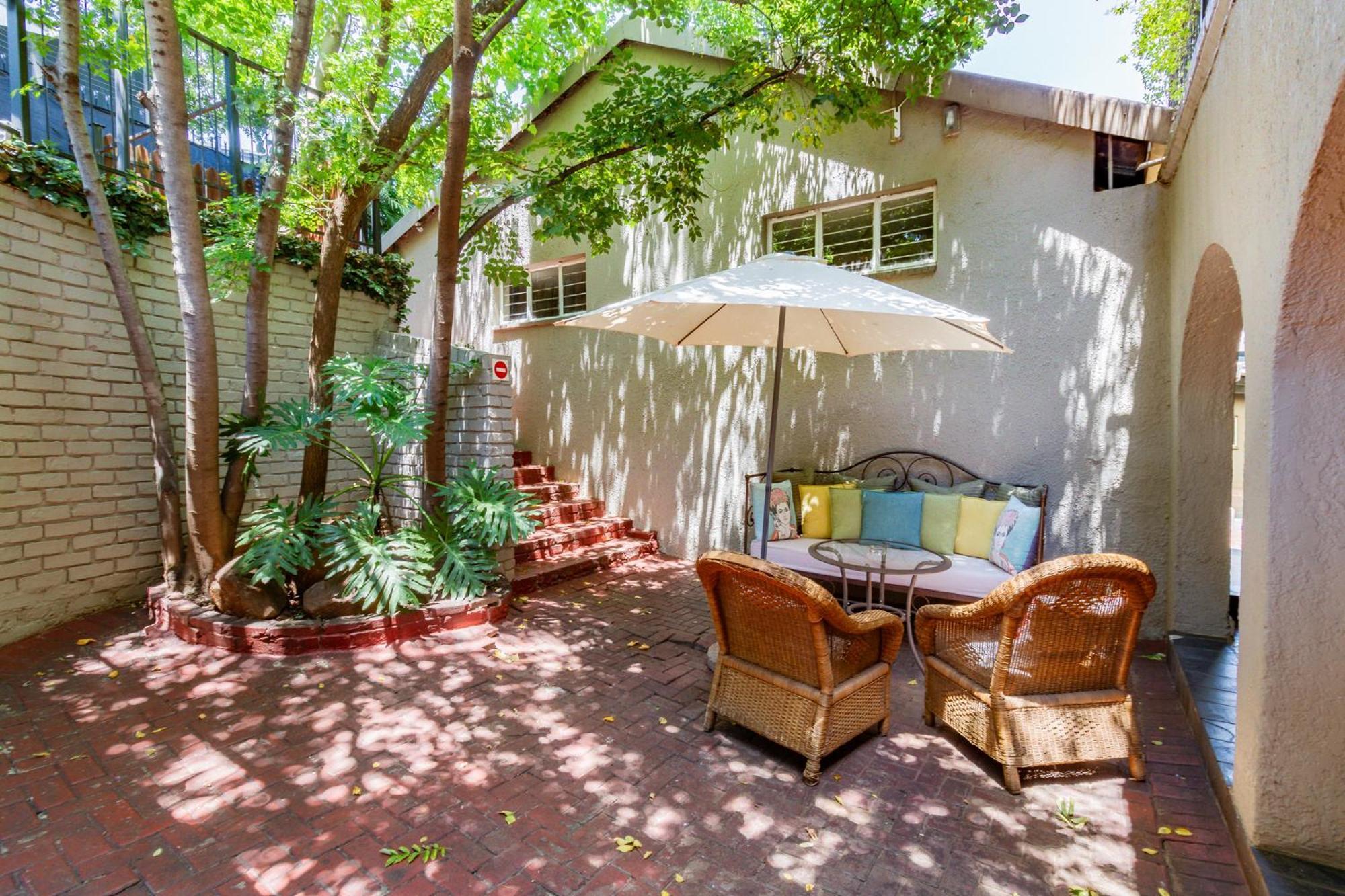 Pumleni Guesthouse Hartbeespoort Exterior foto