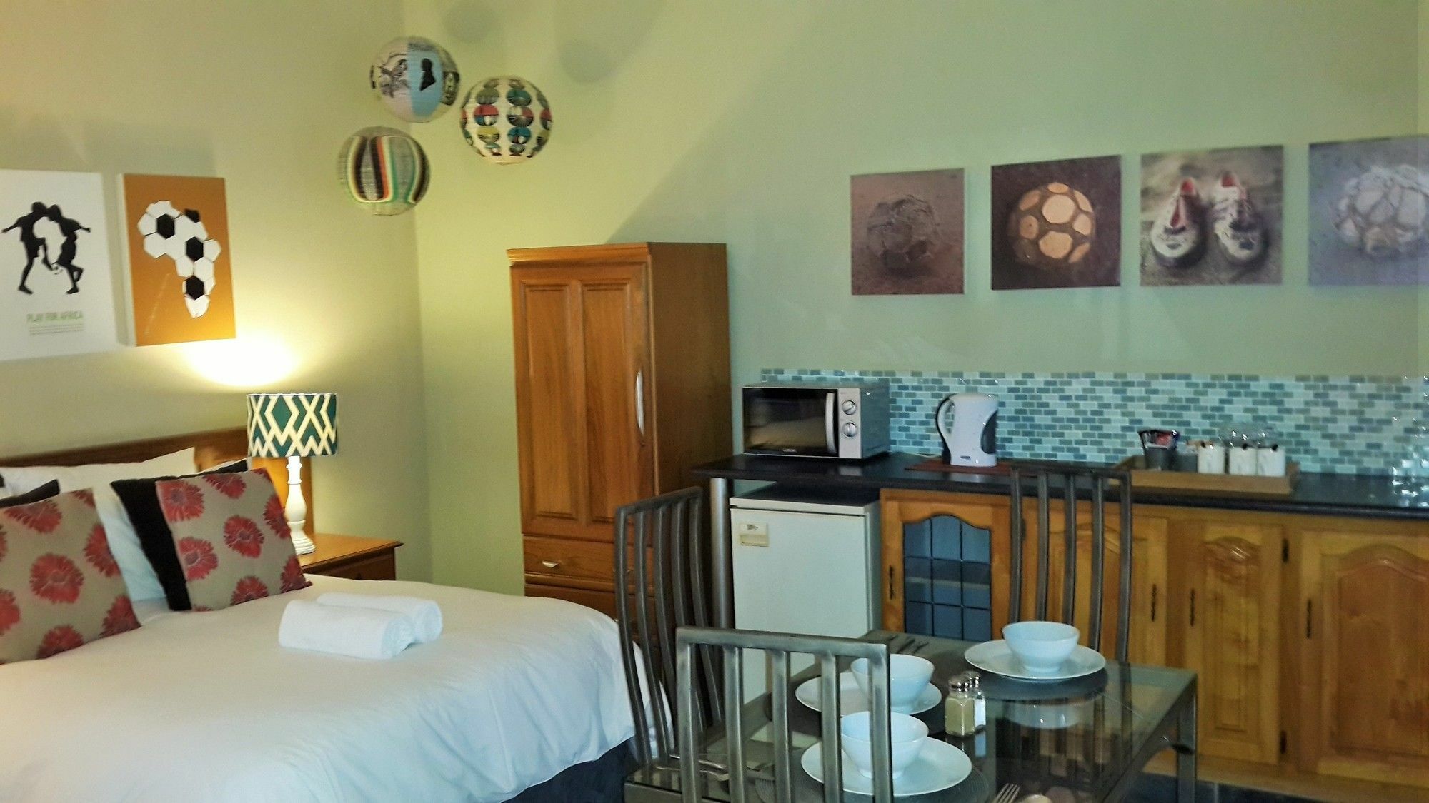 Pumleni Guesthouse Hartbeespoort Exterior foto