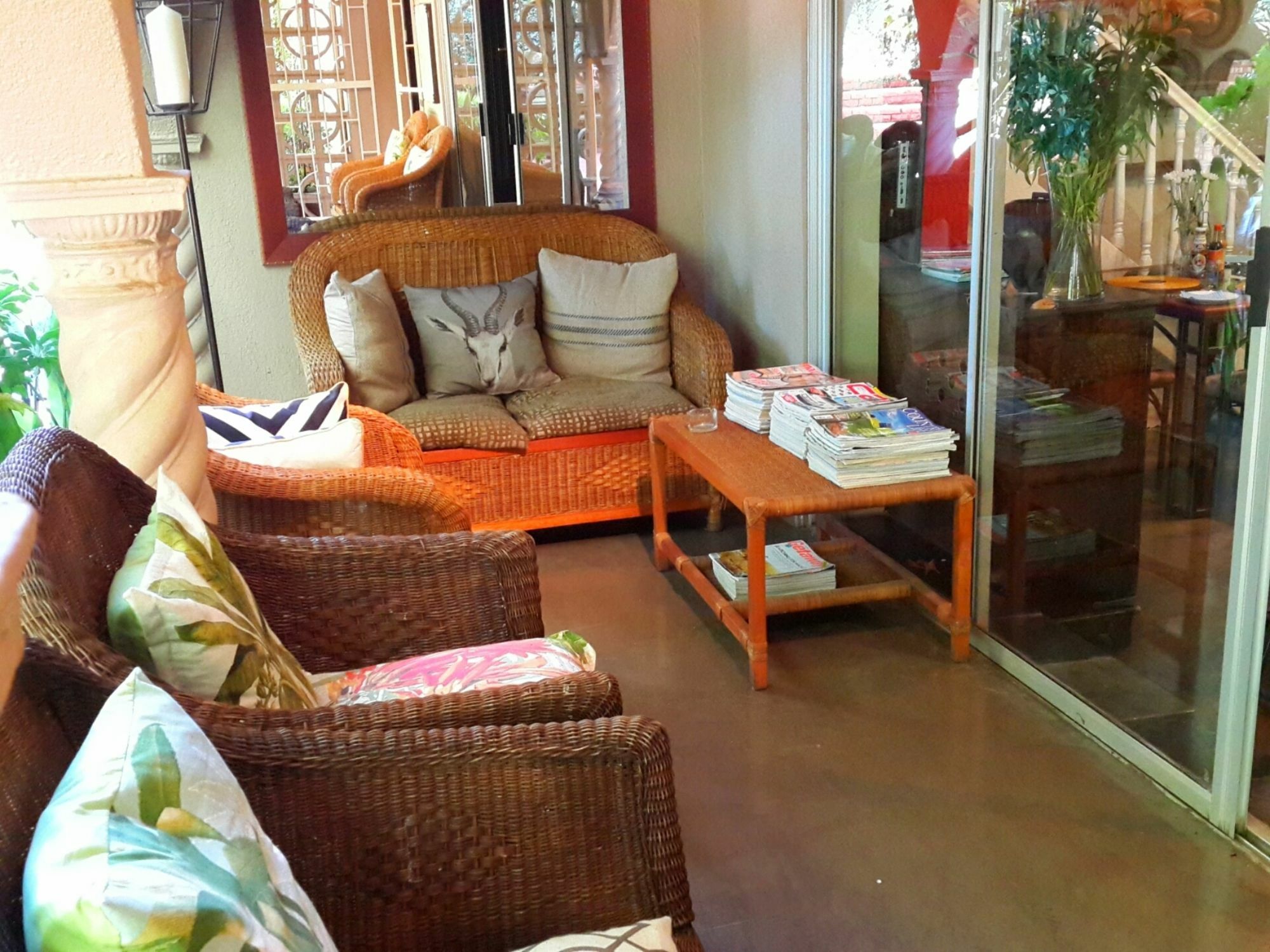 Pumleni Guesthouse Hartbeespoort Exterior foto